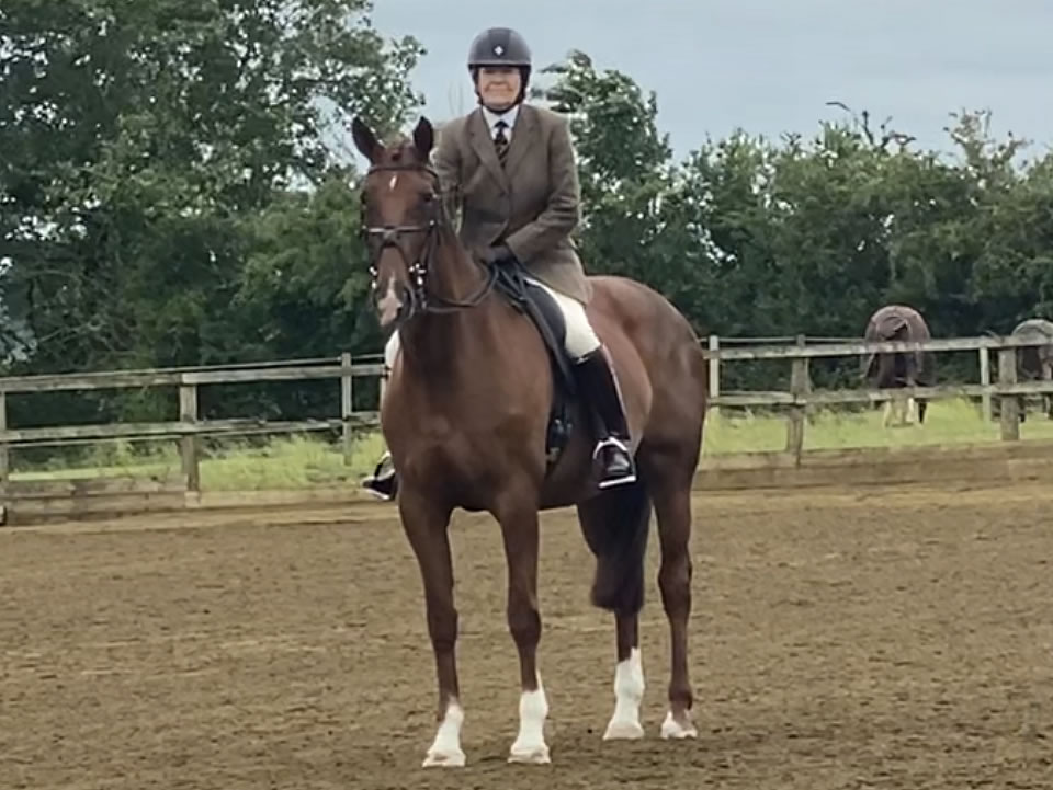 Equine Vet Jane Nixon mounted on her horse 'Vera'